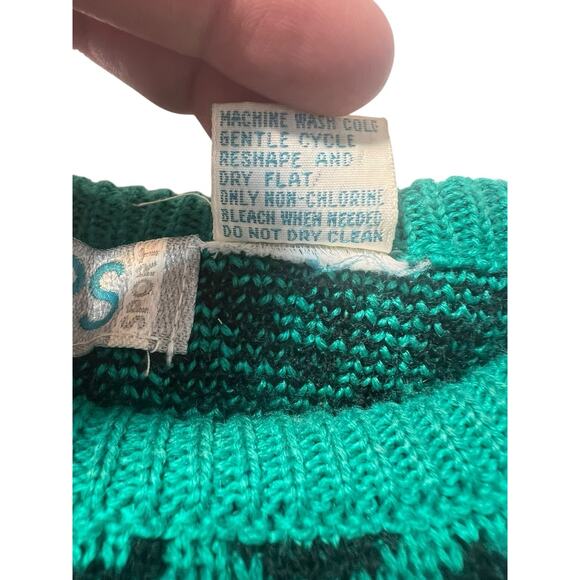 TRUMPS Sport Mens Sweater Pullover Sz Medium Taiwan Teal Geometric 80s 90s? - Picture 4 of 6